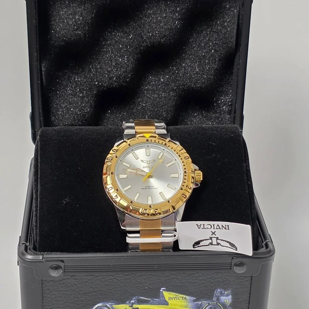 Invicta striking box